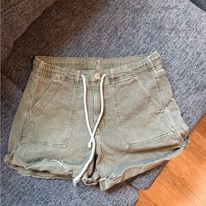 American Eagle Outfitters Olive Cargo Shorts